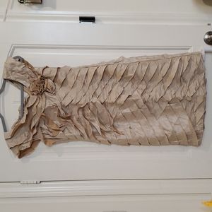 London Times Formal Guess wedding dress Shiny Gold